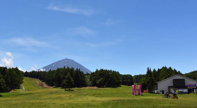 ふじてんリゾート,夏の富士山をのぞむ